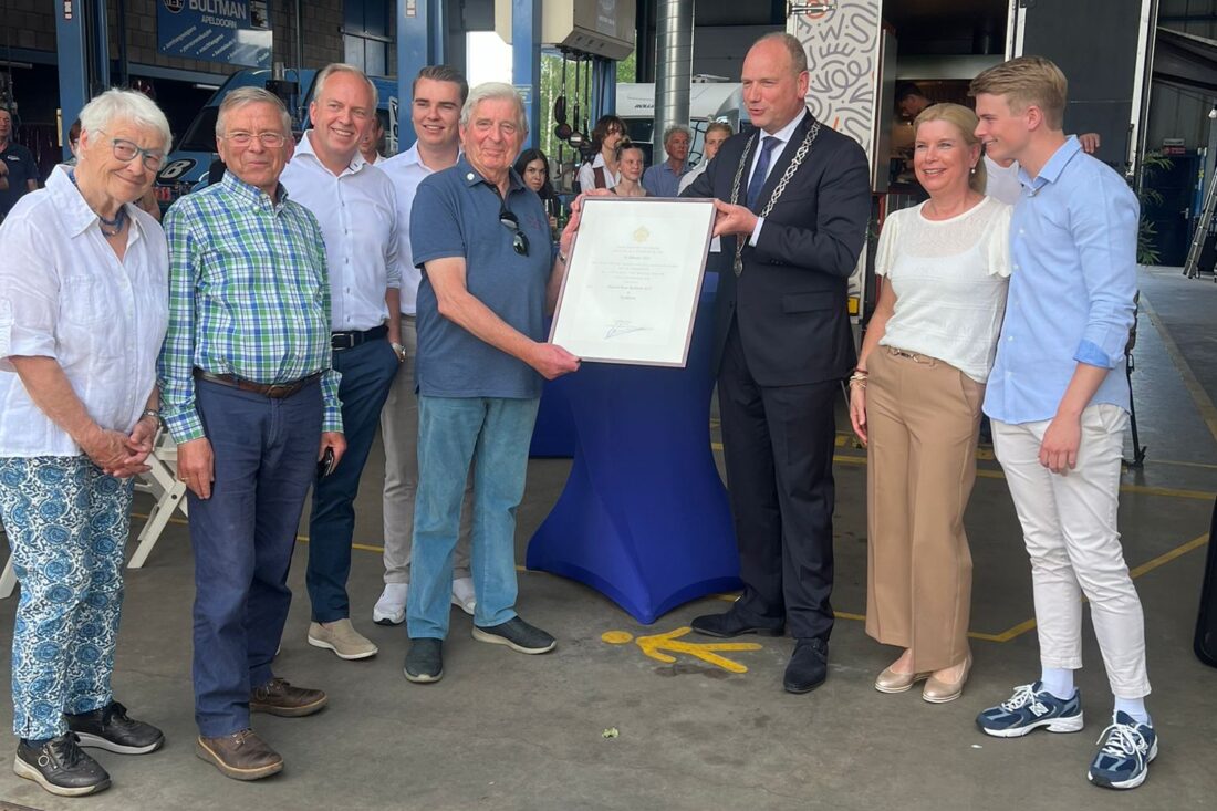 Autoverhuur Bultman ontvangt Koninklijke Onderscheiding van Hofleverancier